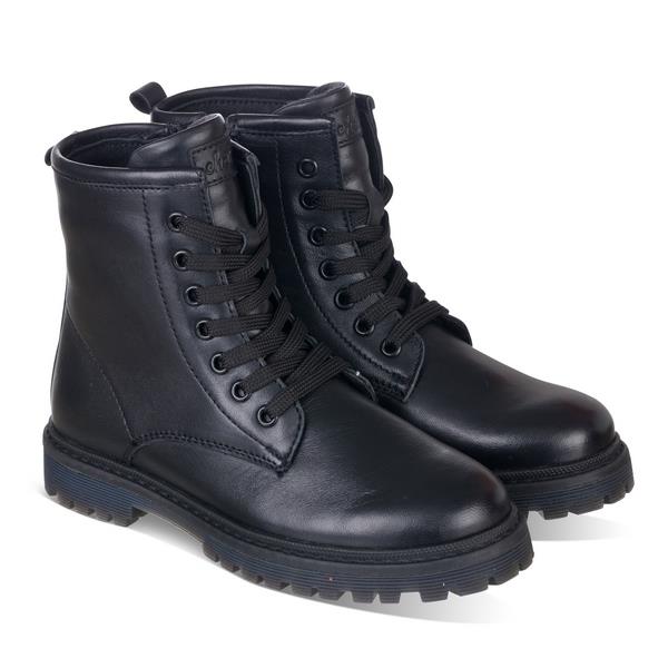 Bota de piel negro con cordones tipo motera